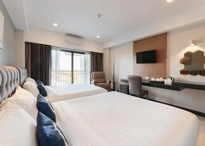 Golden Foyer Suvarnabhumi Airport 4*