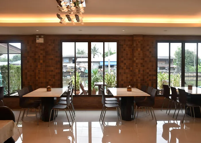 Hotel Golden Foyer Suvarnabhumi Airport 4*
