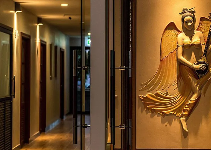 Golden Foyer Suvarnabhumi Airport Bangkok