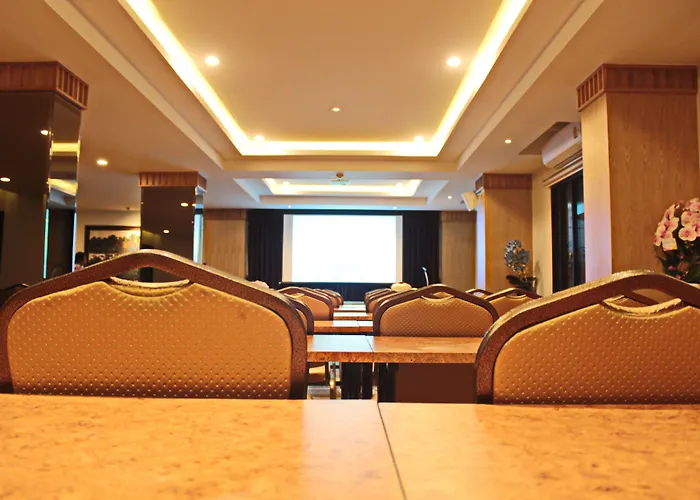 Golden Foyer Suvarnabhumi Airport 4*